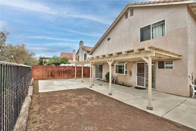 Building Photo - 24055 Golden Pheasant Ln