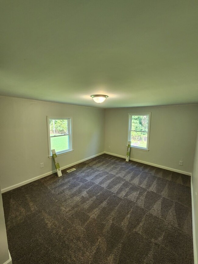 Building Photo - Apex-Durham /3BR Jordan Lake House