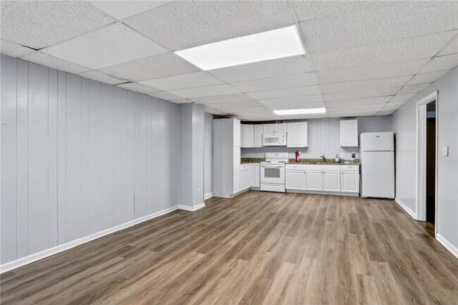 Building Photo - 2817 Thornridge Dr