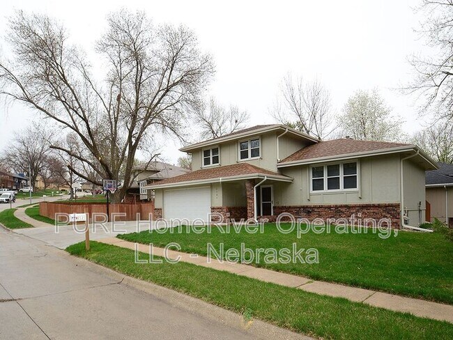 Building Photo - 2121 S 163rd Cir