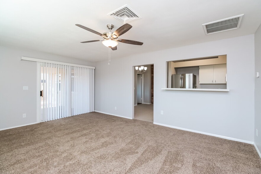 Building Photo - 12323 N 86th Ln