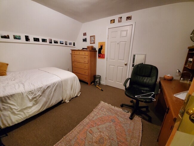 Bedroom - 220 Pleasant St