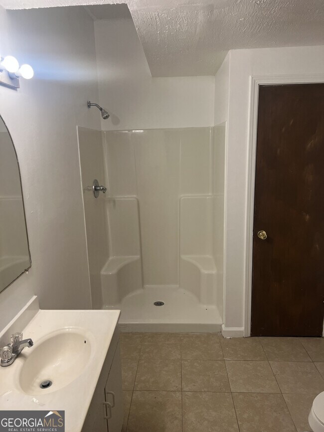 Building Photo - 3145 Malvern Dr