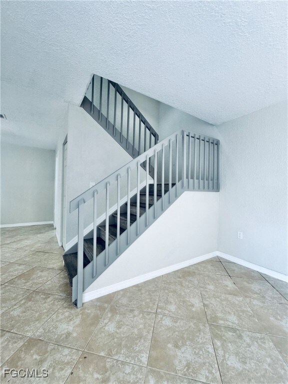 Building Photo - 5205 Cedarbend Dr