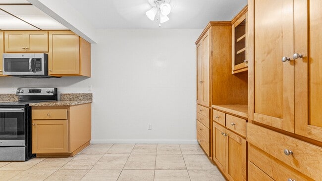 Building Photo - Beautiful Mountain Condo. 3 Bed-2Bath