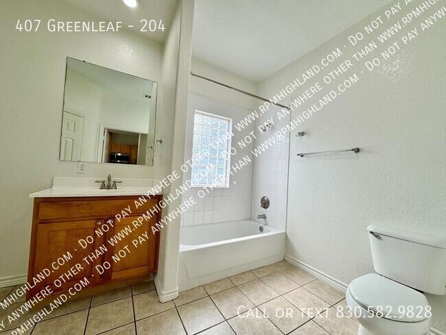 Building Photo - 407 Greenleaf-204
