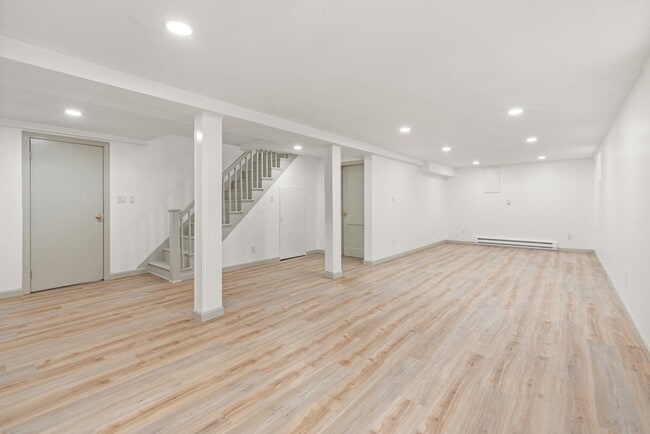 Building Photo - 316 Russett Rd
