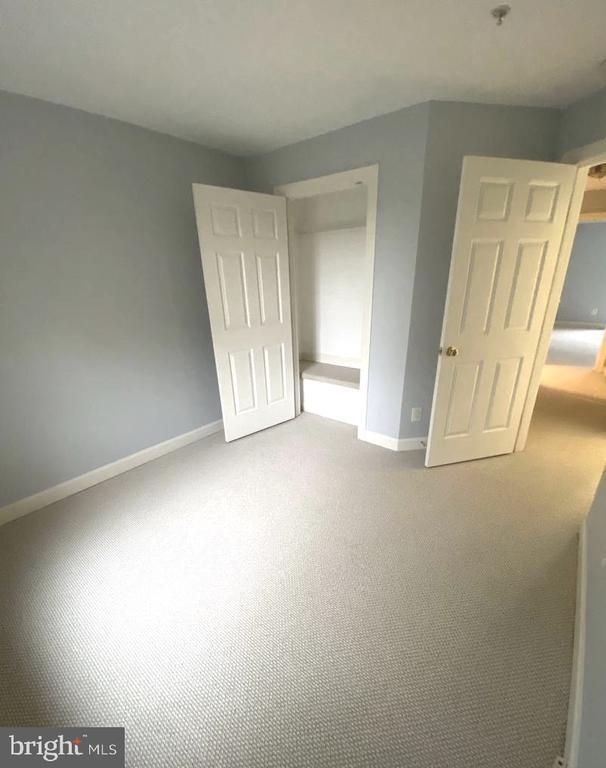 Building Photo - 8181 Skelton Cir