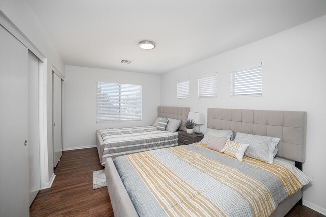 Building Photo - Beautiful home with POOL and spa located n...