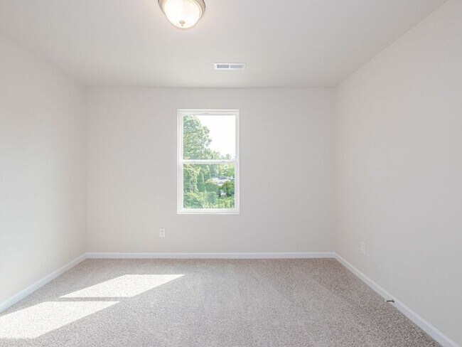 Building Photo - 241 Century Dr