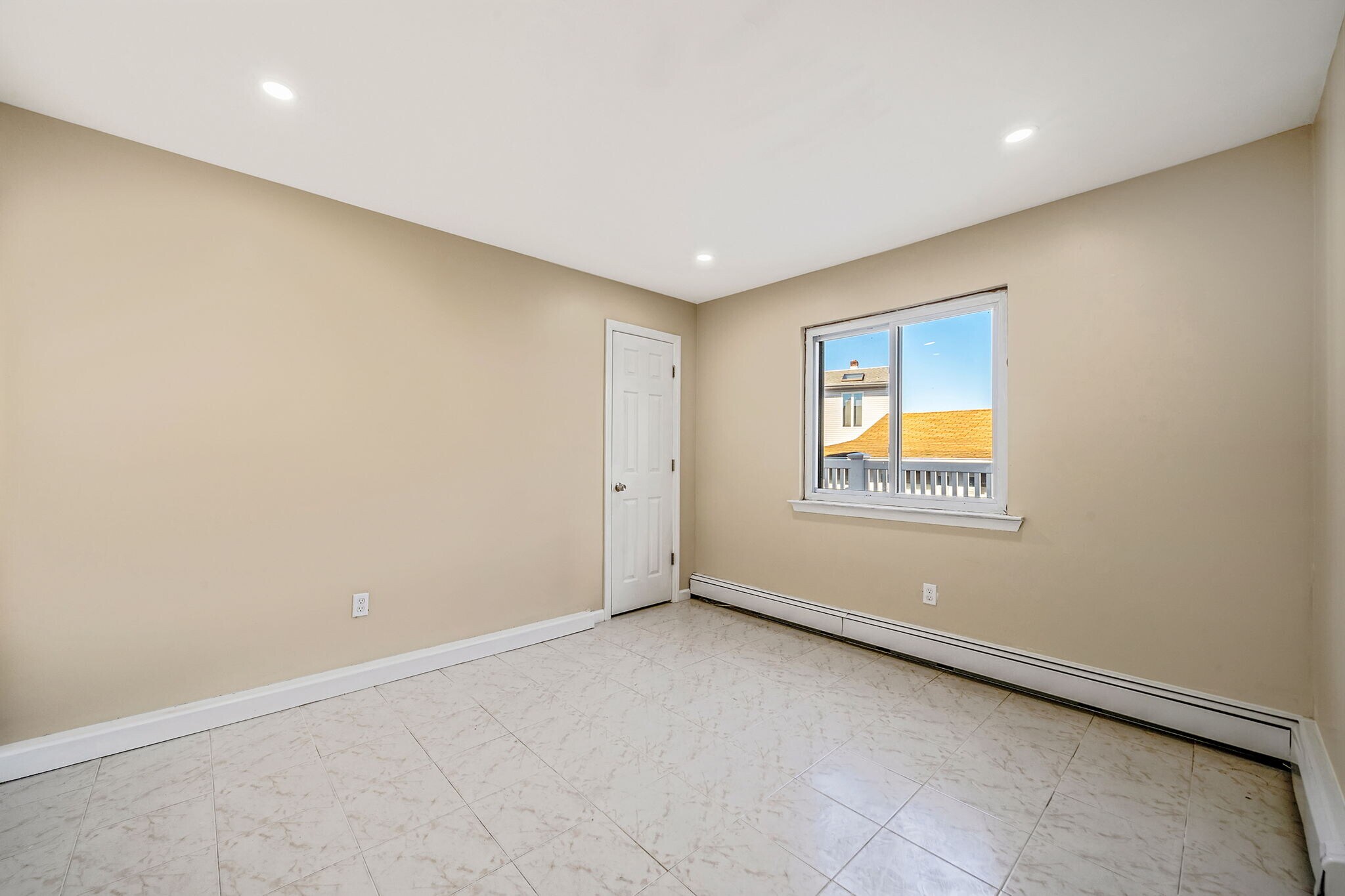 Building Photo - 4 Bay Pl