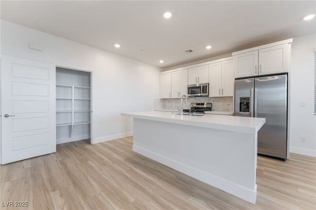 Building Photo - 1480 Marsh Bird St