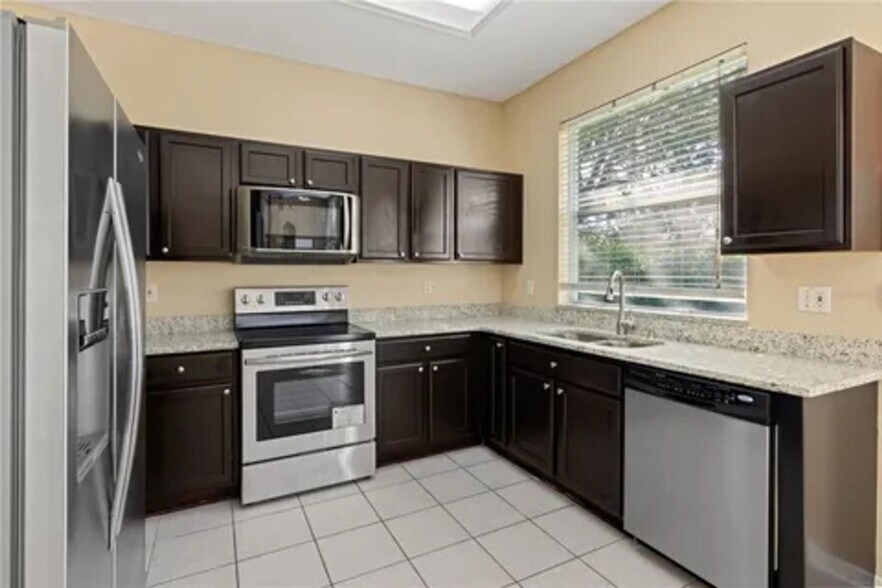 Building Photo - 14535 Lake Underhill Rd