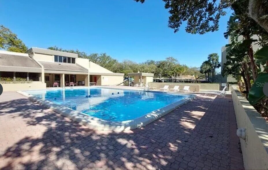 Building Photo - 13618 Greenfield Dr