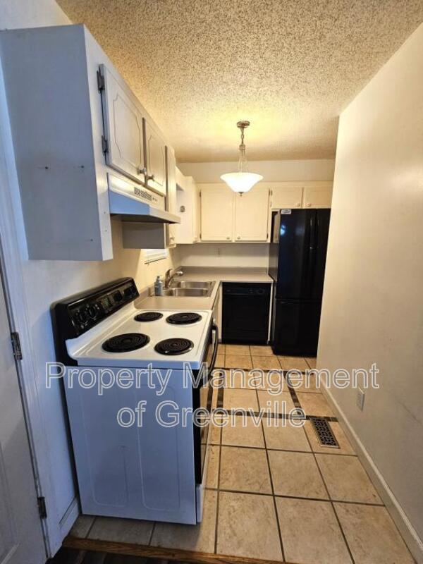 Building Photo - 107 Fowler St