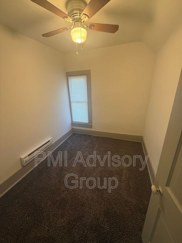 Building Photo - 1304 NE Forest Ave