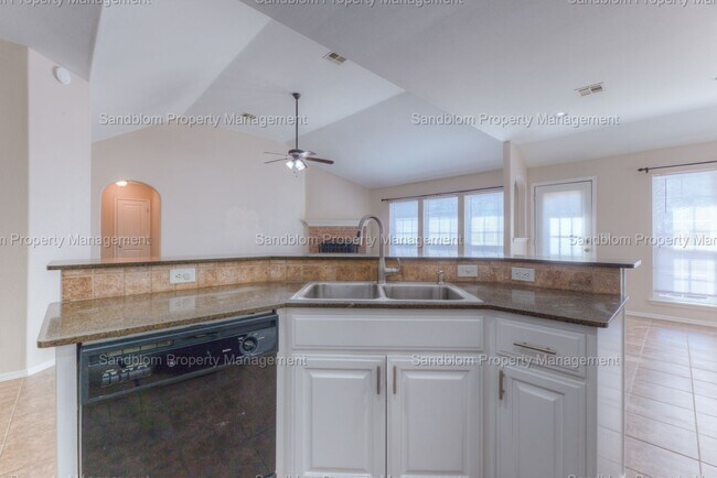 Building Photo - FOR LEASE | Jenks | $2200 Rent