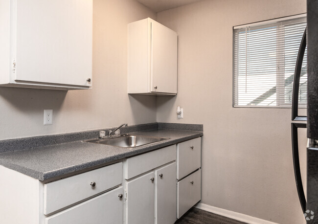 1BR, 1BA - 512SF "Espada" Kitchen - The Bowie