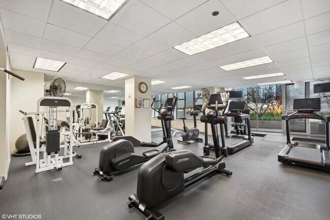 Building Photo - 200 N Jefferson St