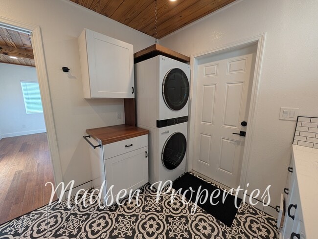 Building Photo - 831 El Dorado St