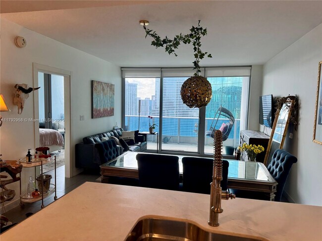 Building Photo - 200 Biscayne Blvd Way