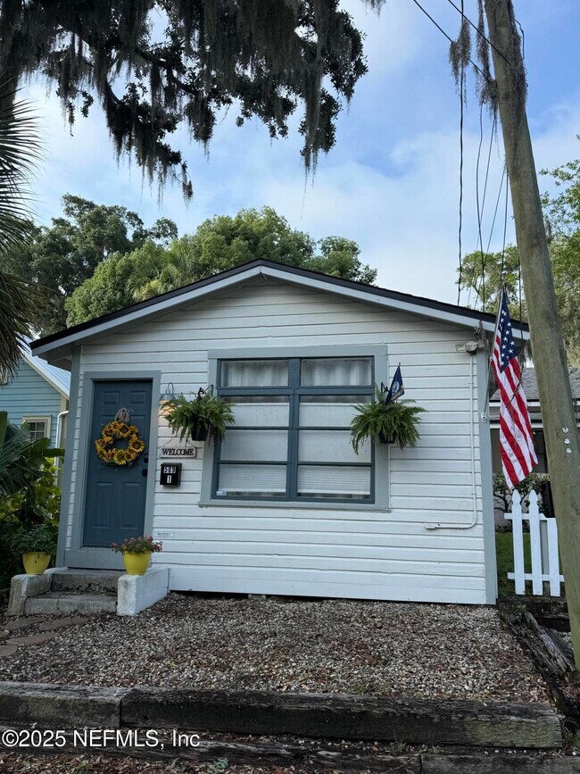 Building Photo - 509 Live Oak St