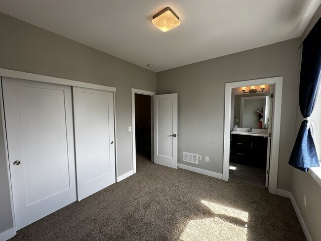 Building Photo - "Experience Modern Comfort: Spacious 2-Bed...