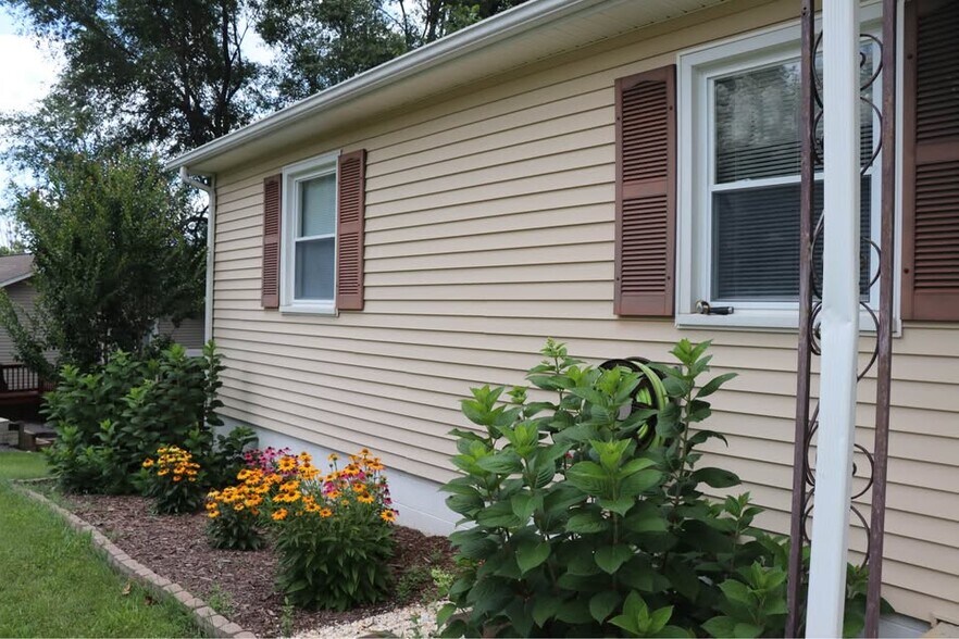 Building Photo - 118 Lucas Ln