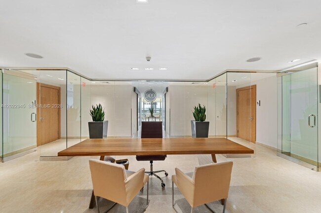 Building Photo - 900 Biscayne Blvd