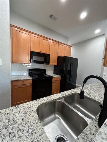 Building Photo - 922 E Dashwood St