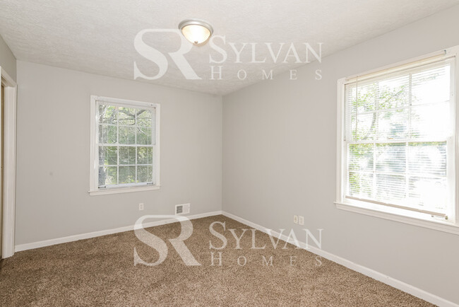 Building Photo - Lovely Home for You