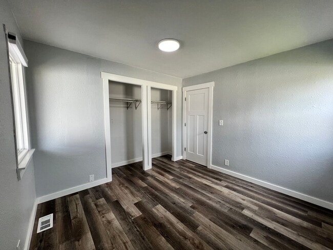Building Photo - 2 Bed 1 Bath Home w/ Huge Shop For Rent!!!