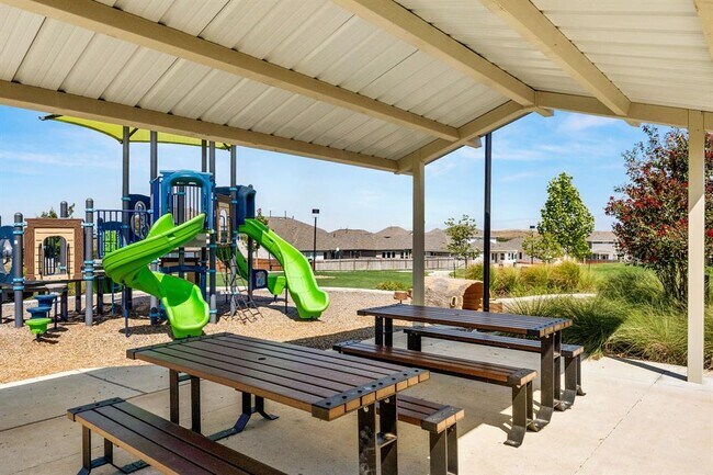 Building Photo - 12600 Purple Prairie Ln