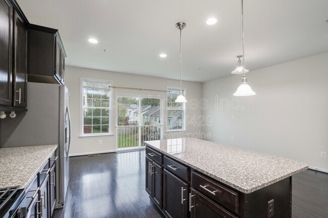 Building Photo - 8605 Sweet Rose Ct