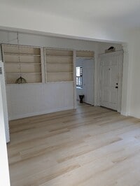 Building Photo - 1127 Grand Ave