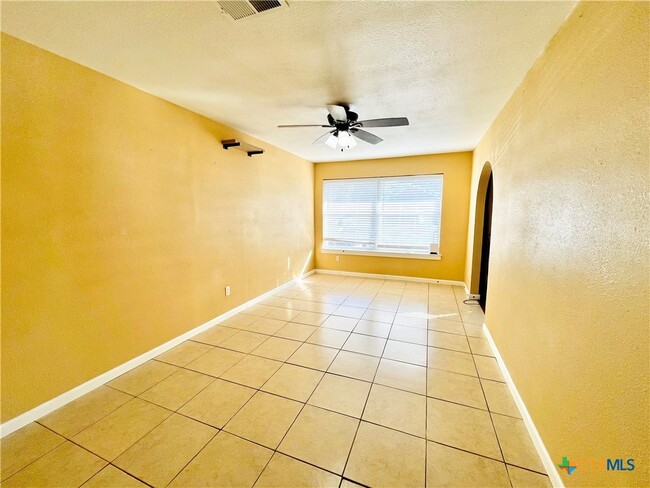 Building Photo - 1006 Missouri Ave