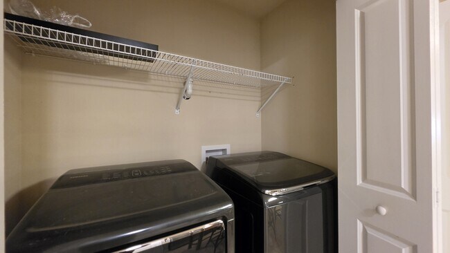 Building Photo - 4639 SW 48th Dr
