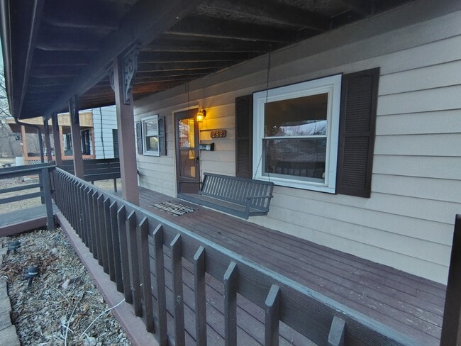 Building Photo - 242 S Adams St