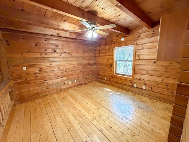 Building Photo - 111 Rocky Creek Dr