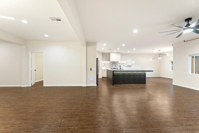 Building Photo - 82603 Grass Flat Ln