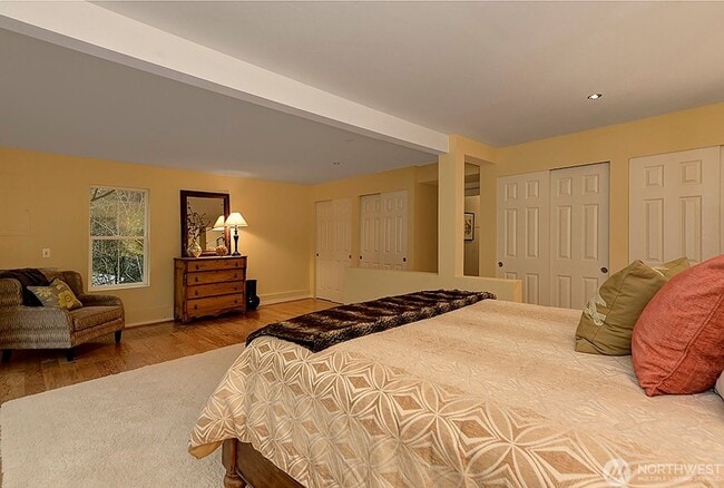 Building Photo - Bainbridge home for rent in magical setting.