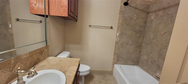 Building Photo - 856 Merion Dr