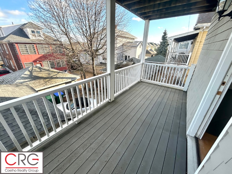 Building Photo - 18 Wellington Rd