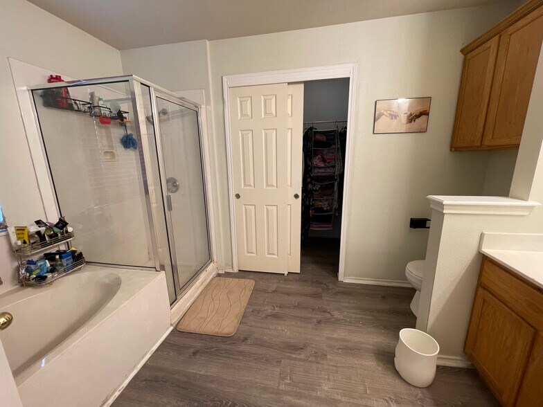 Building Photo - Room in Single Family Home on Socorro Bend