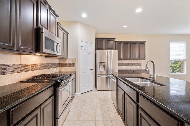 Building Photo - 2955 Angelina Dr