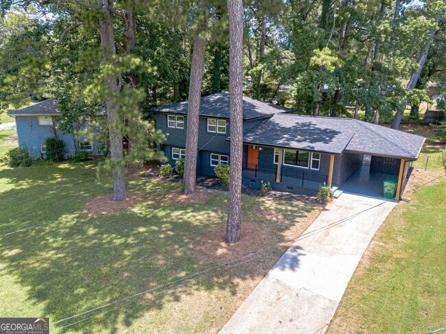 Building Photo - 2352 Glendale Dr