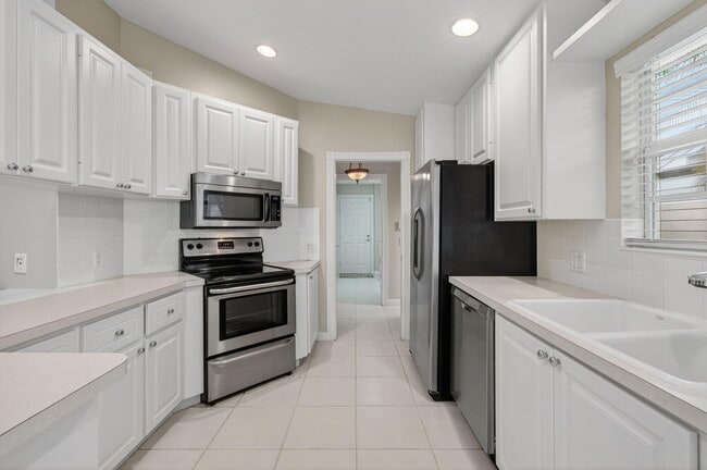 Building Photo - 8148 Montserrat Pl