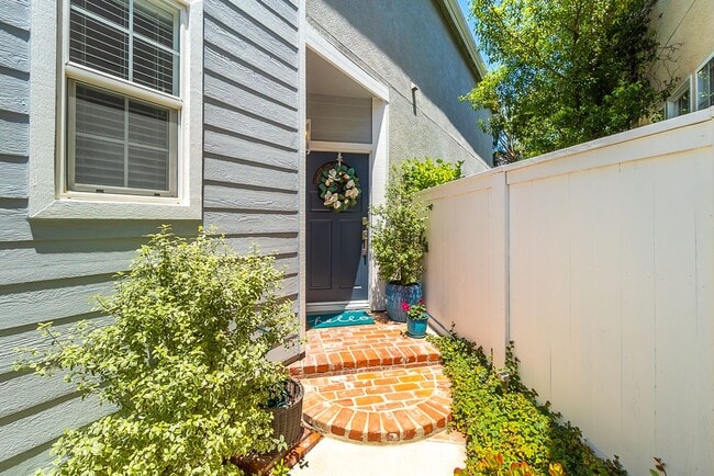 Building Photo - Quiet and Private 3 Bedroom Home in The Cape Community!