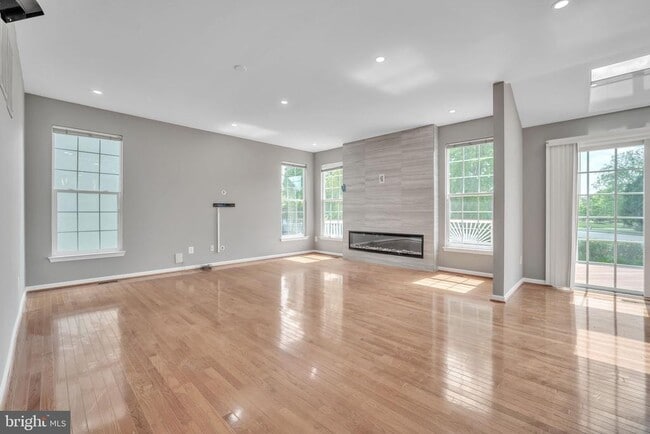 Building Photo - 20195 Hidden Creek Ct