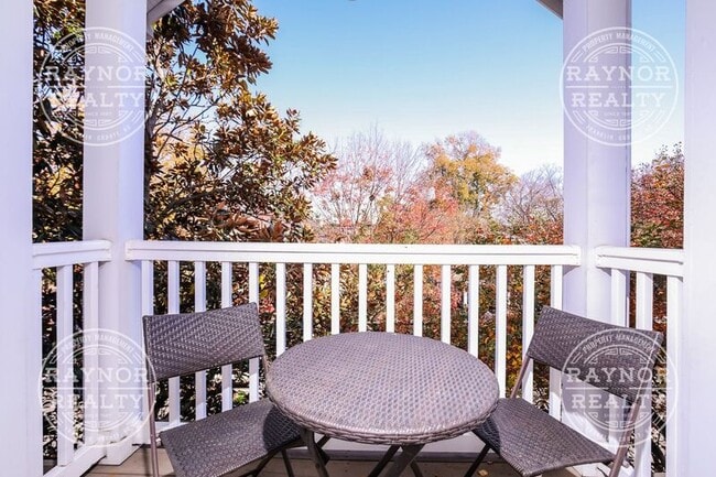 Building Photo - 508 S Person St